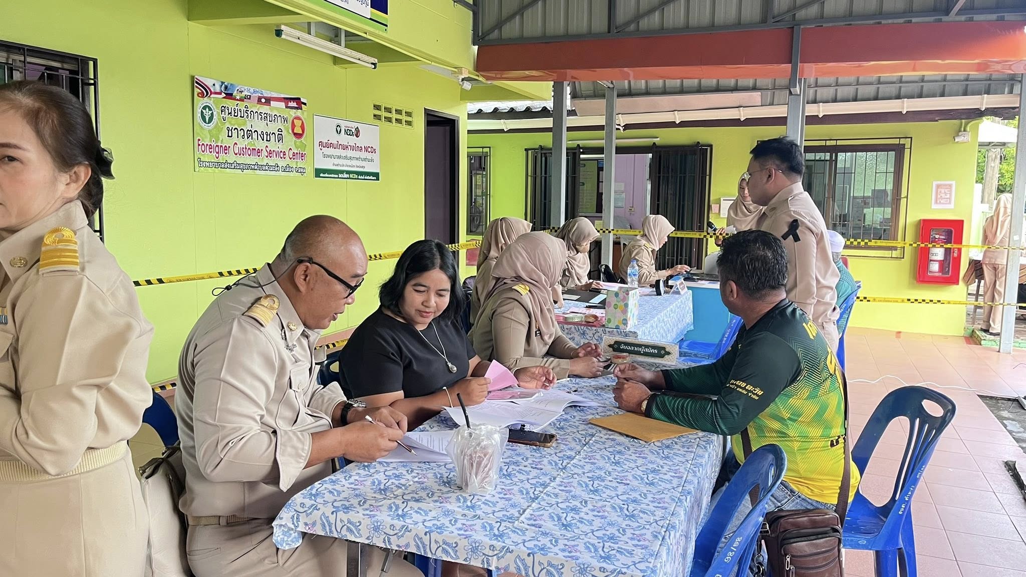 🌤️บรรยากาศการรับสมัครสมาชิกสภาองค์การบริหารส่วนตำบลตำมะลัง และนายกองค์การบริหารส่วนตำบลตำะมะลัง  วันที่ 8 ธันวาคม 2568🖍️